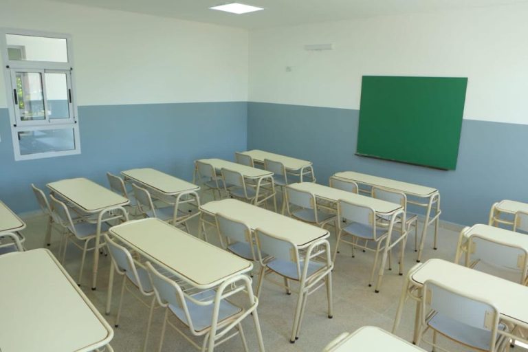 Habilitan aulas en escuela de Monte Grande Sur