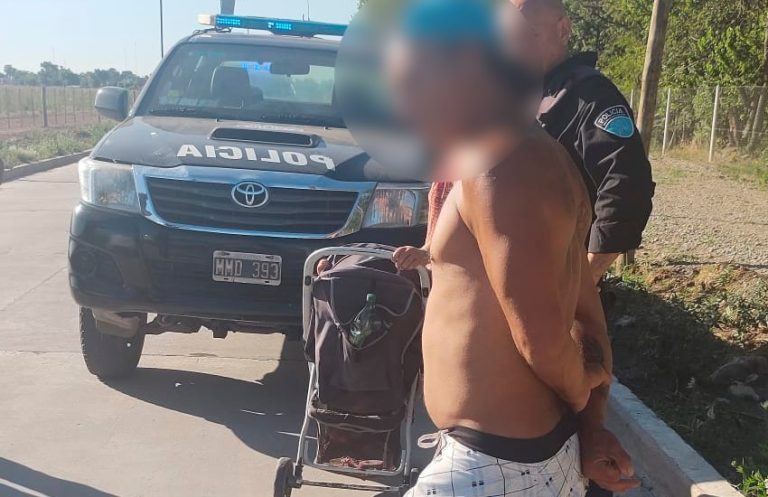 La Policía de San Miguel detuvo a un ladrón que llevaba luces LED en un carrito de bebé