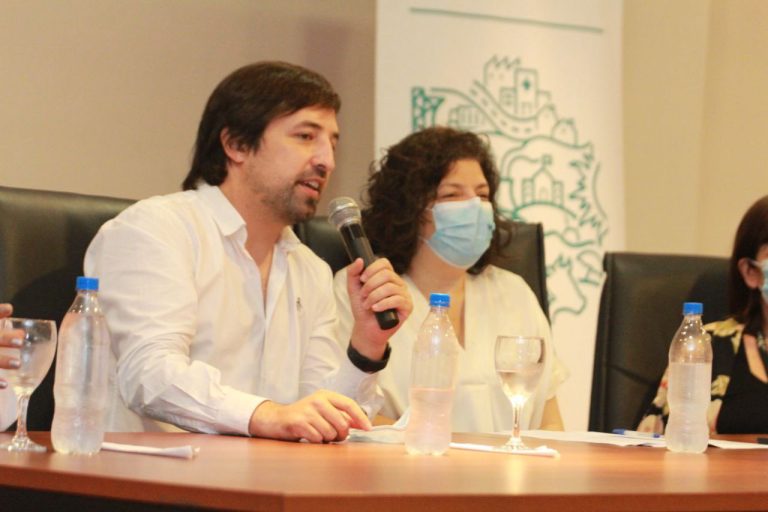 Entregan equipos de diagnóstico rápido de tuberculosis al Hospital Balestrini de La Matanza
