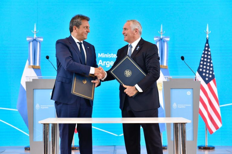 Argentina y EE.UU. firmaron el acuerdo de intercambio de información tributaria