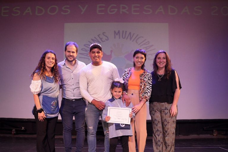 Entrega de medallas en jardines de infantes en Quilmes