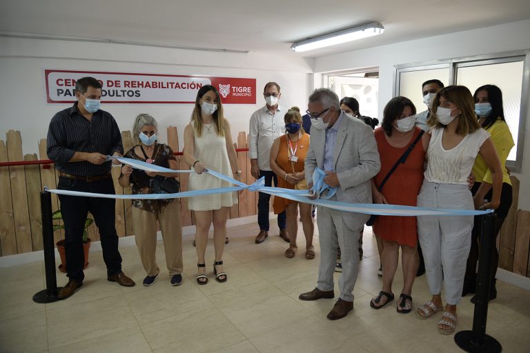 Zamora inauguró el Centro de Rehabilitación Psicofísica para Adultos Juana Azurduy