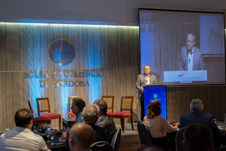 Valenzuela, en Córdoba: “Los bonaerenses merecemos equidad en la coparticipación”