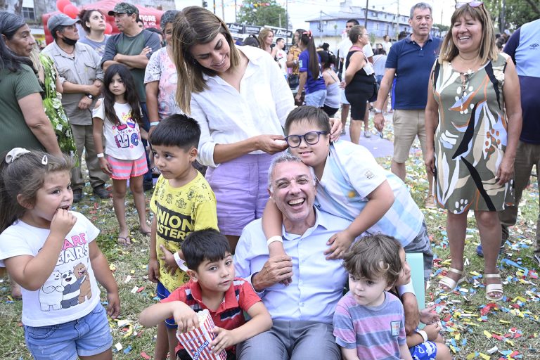Zamora inauguró las obras de una nueva plaza en El Talar