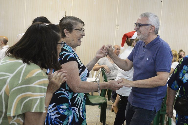 Zamora acompañó el cierre de año del Centro de Jubilados y Pensionados Troncos del Talar