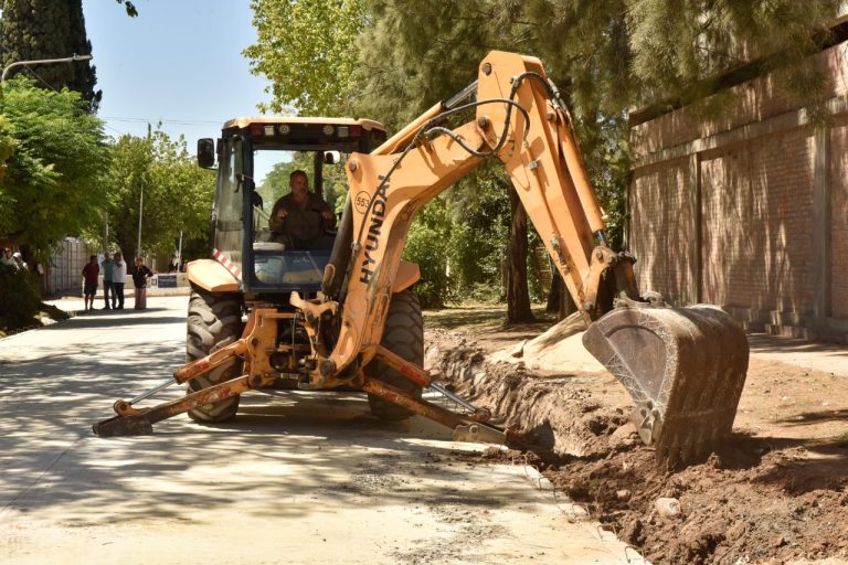 Avanza obra de pavimentación e hidráulica en Villa de Mayo