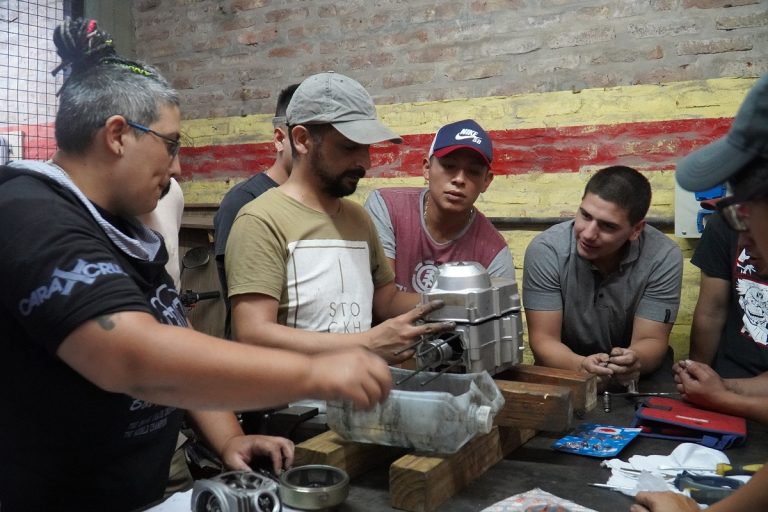 Oferta de cursos gratuitos de mecánica en Merlo