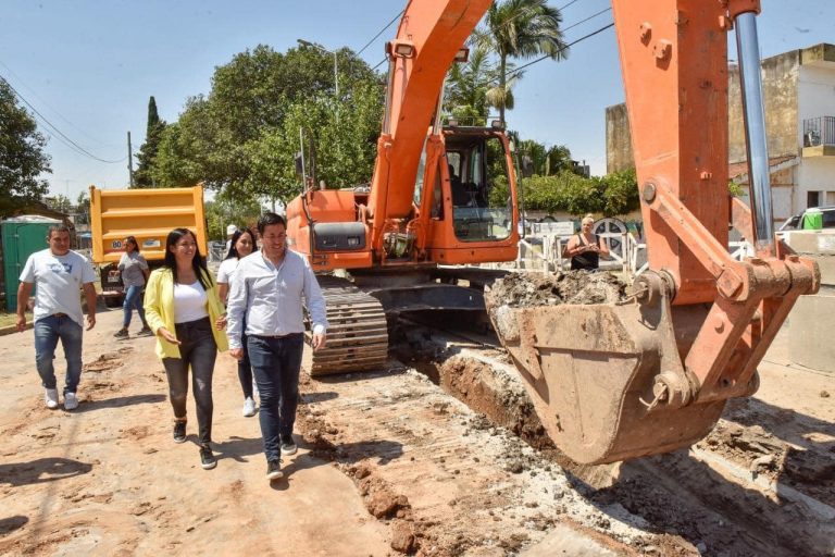 Correa y Nardini recorren obras de cloacas en Los Polvorines