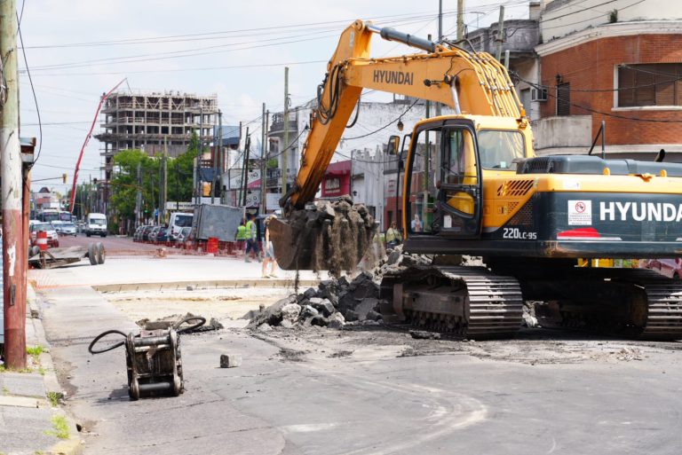 Comenzó la repavimentación de la Avenida 25 de Mayo en Lanús