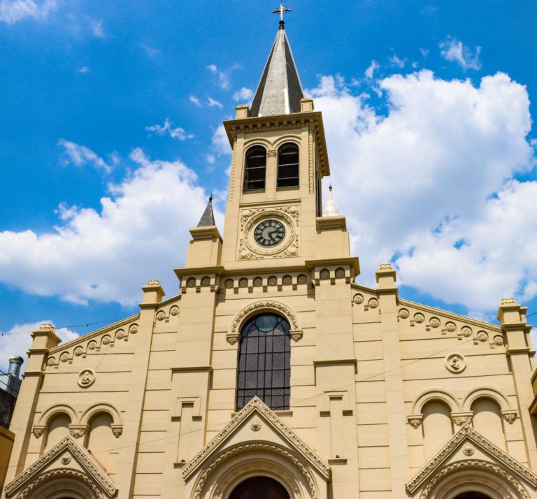 Se renovó la fachada de la histórica Catedral de San Miguel