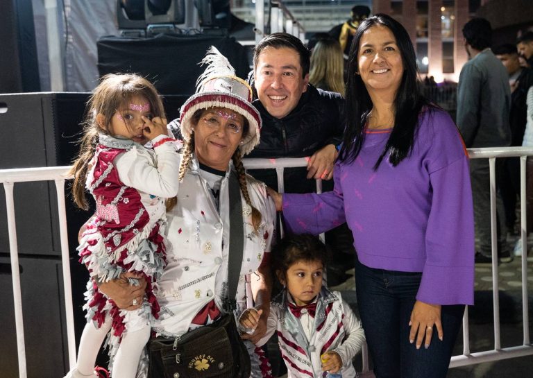 Una multitud celebró el Carnaval en Malvinas Argentinas