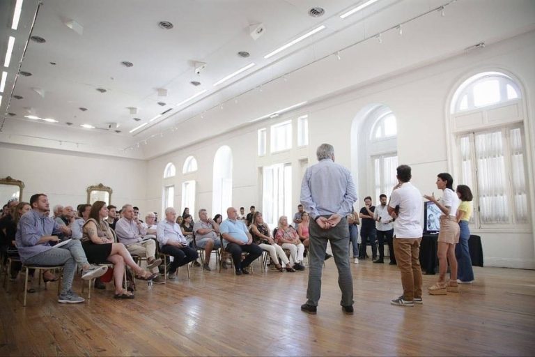 Presentan proyecto para poner en valor la peatonal Rivadavia