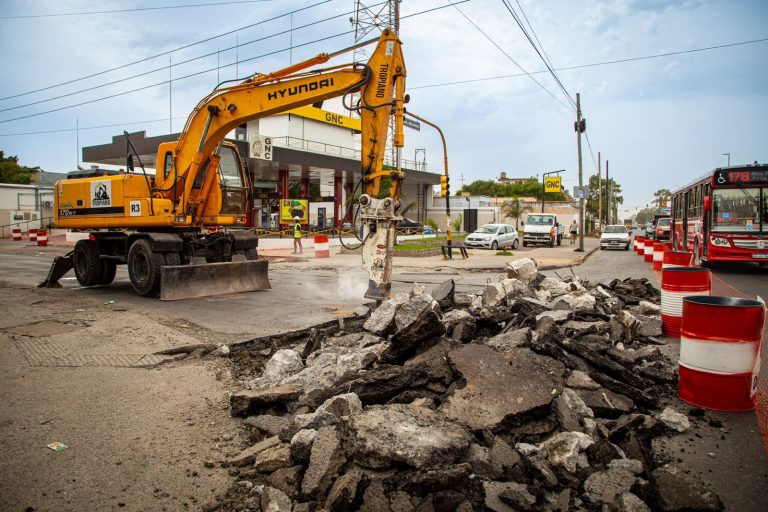 Repavimentan avenida Zapiola en Bernal Oeste