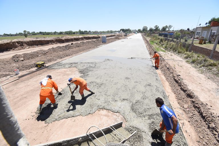 Avanza pavimentación en la avenida Capitán Olivera