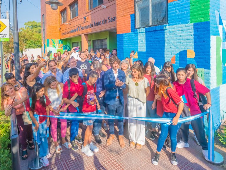 Andreotti inauguró las obras de renovación de la Secundaria N°2