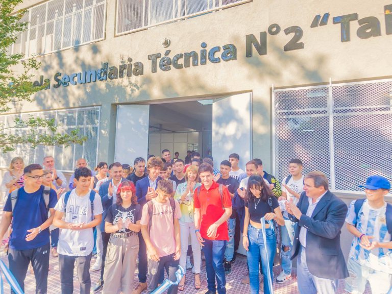 Andreotti inauguró las obras de Talleres de la Escuela Técnica N°2