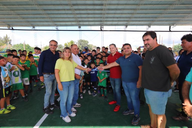 Inauguran techos en clubes de Esteban Echeverría