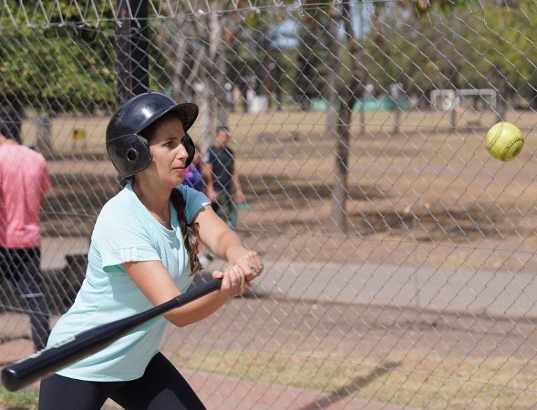 Jornada de capacitación sobre softbol y béisbol en Merlo