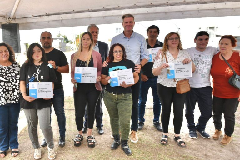 Una nueva entrega de viviendas para vecinos de Merlo