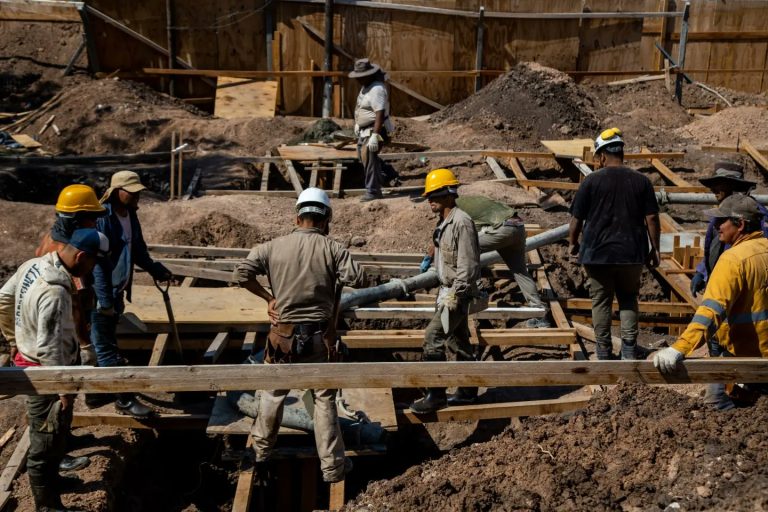 Construyen viviendas en Barrio Fratassi