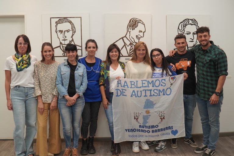 Concientizan sobre el autismo en Merlo