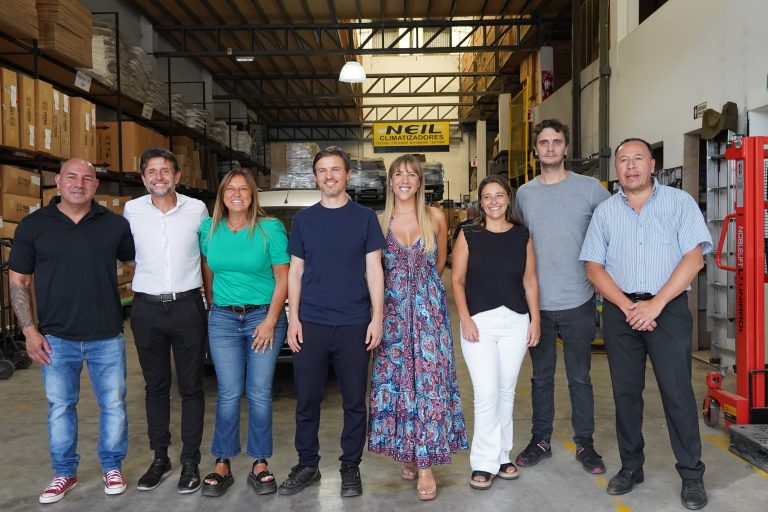 Firma de convenio para fortalecer las industrias de Merlo
