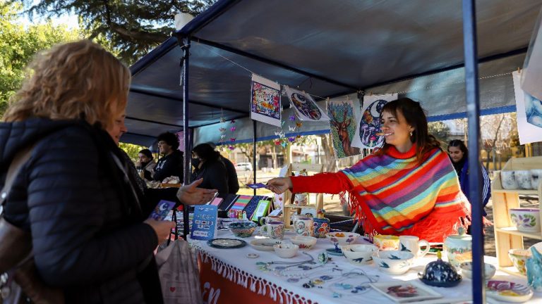 Llega la feria artesanal de emprendedoras a Munro