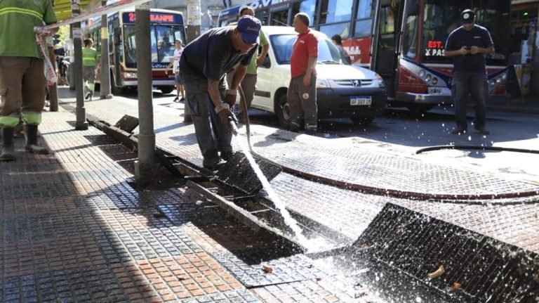 Tareas de desobstrucción en Lanús