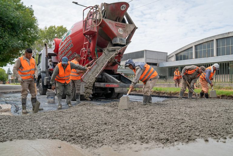 Posse supervisó las obras de pavimentación en Martínez
