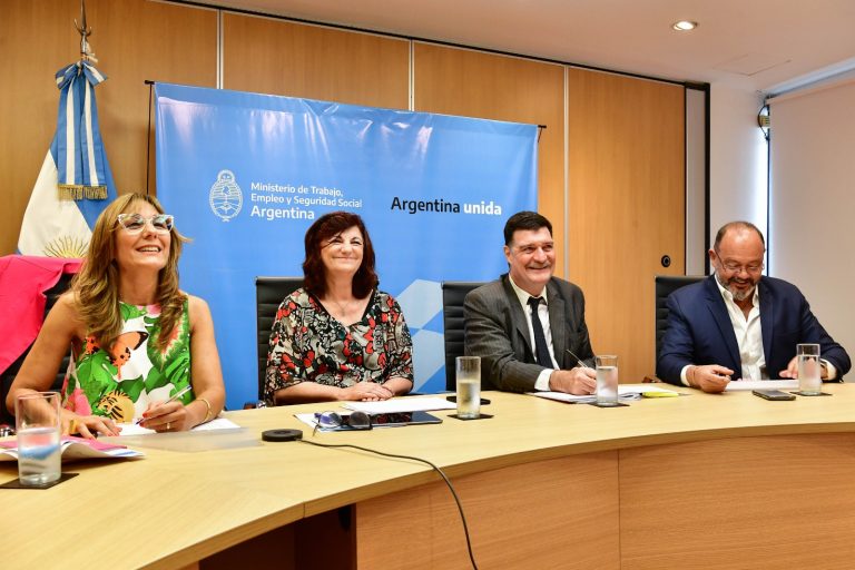 Acuerdan aumento del Salario Mínimo hasta casi 88 mil pesos