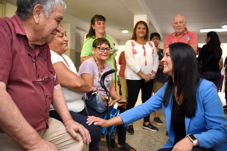 Correa encabezó la inauguración de la primera oficina de acceso a la salud en Malvinas Argentinas