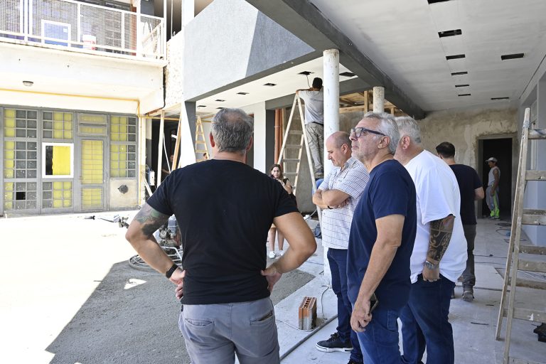 Zamora supervisó el avance de obras de la Escuela Primaria 44