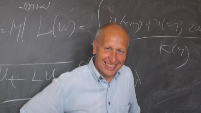 El argentino Caffarelli ganó el premio “Nobel” de matemáticas