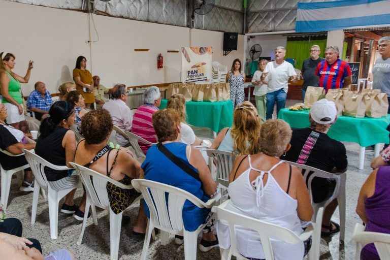 Zabaleta impulsa la venta de “Pan Popular” en Hurlingham