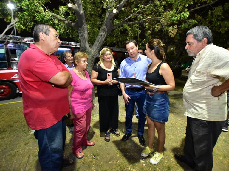 Renuevan alumbrado en circuito de transporte público en Varela