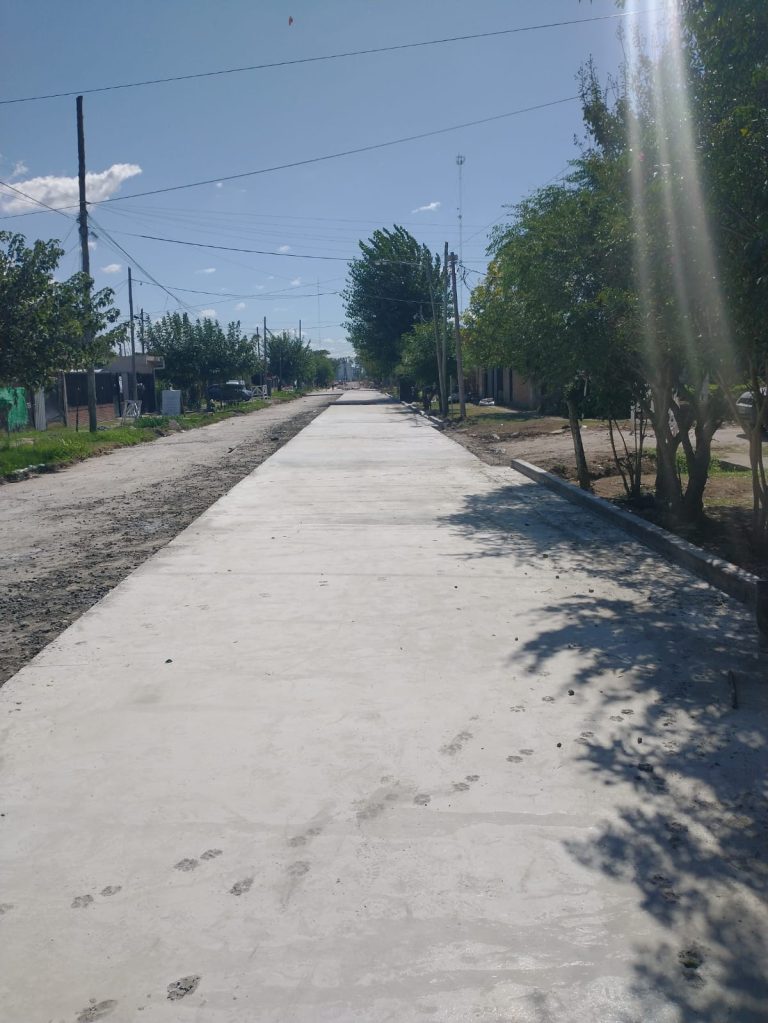 Avanza pavimentación en calles de Presidente Perón