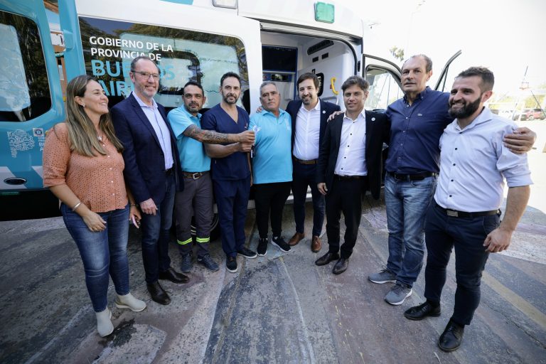 Kicillof entregó 377 escrituras para familias bonaerenses