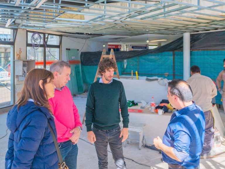 Andreotti visitó las obras de renovación y ampliación del Hospital Provincial Cordero