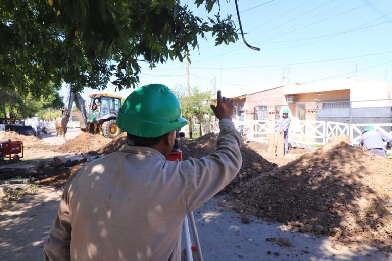 Avanza construcción de red cloacal en Monte Grande Sur