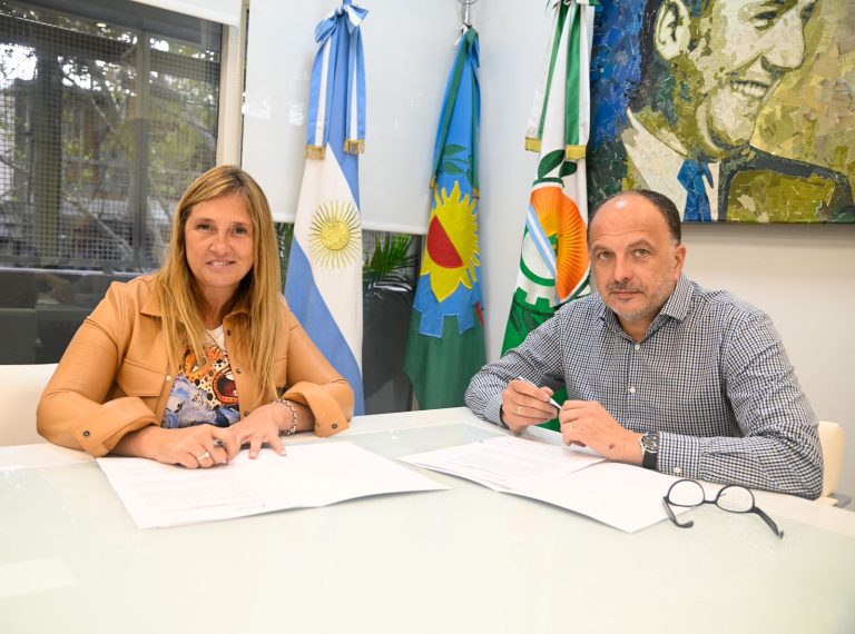 Convenio para ayudar a emprendedores en Merlo
