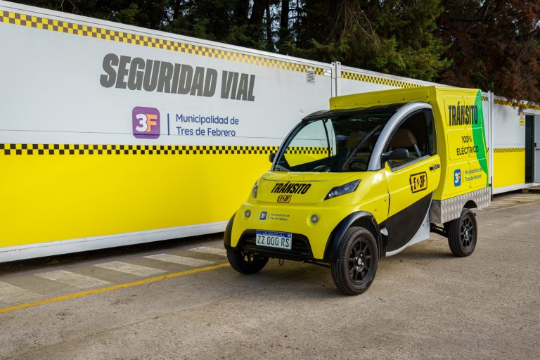 Incorporan auto eléctrico a flota de tránsito en Tres de Febrero