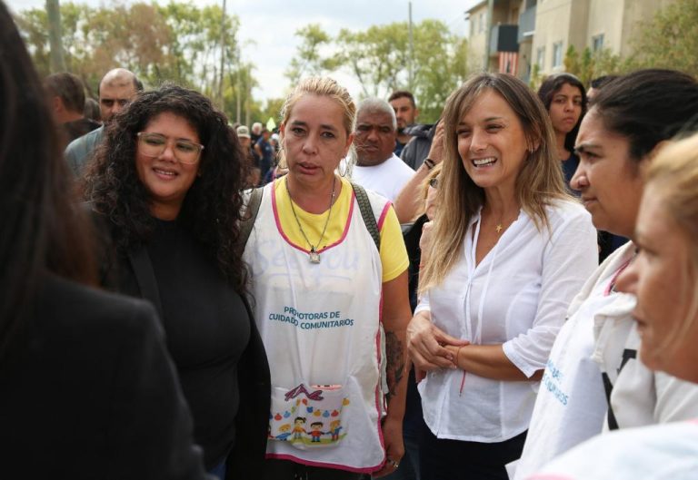 Malena Galmarini cuestionó “la ausencia del Estado municipal” en barrio Garrote