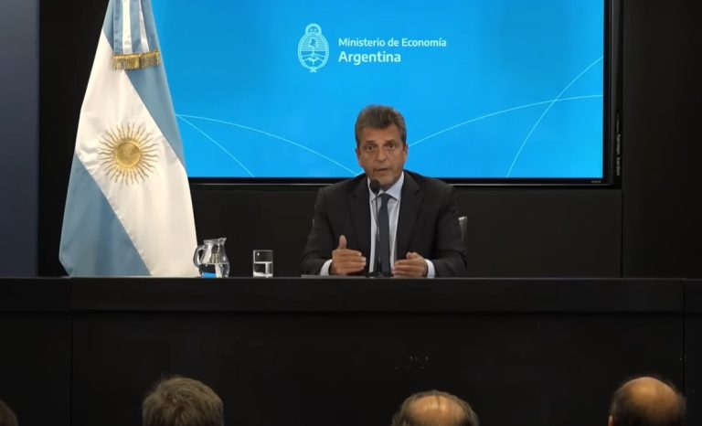 Massa anunció un dólar agro a 300 pesos hasta fines de mayo
