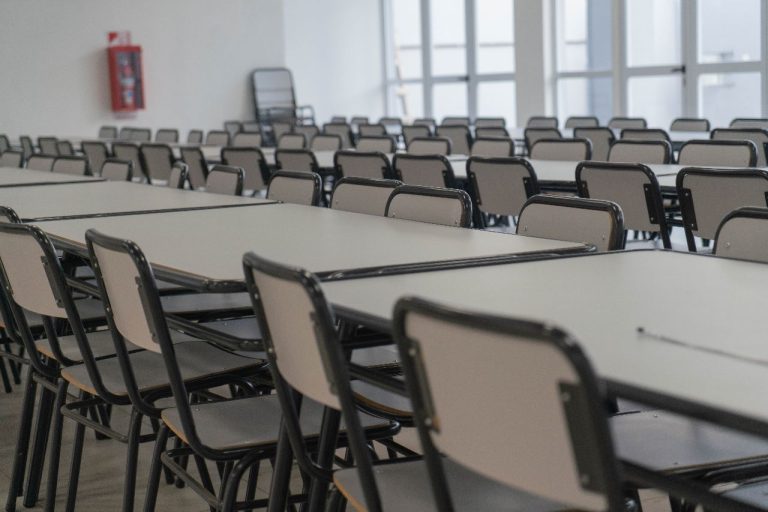 Avanzan obras en escuelas de Cuartel V