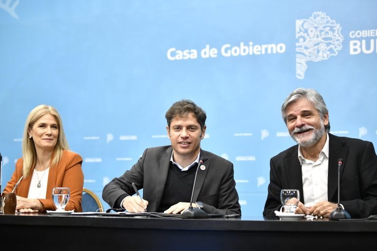 Kicillof y FIlmus firmaron una Carta Compromiso para dar su apoyo a las políticas científicas