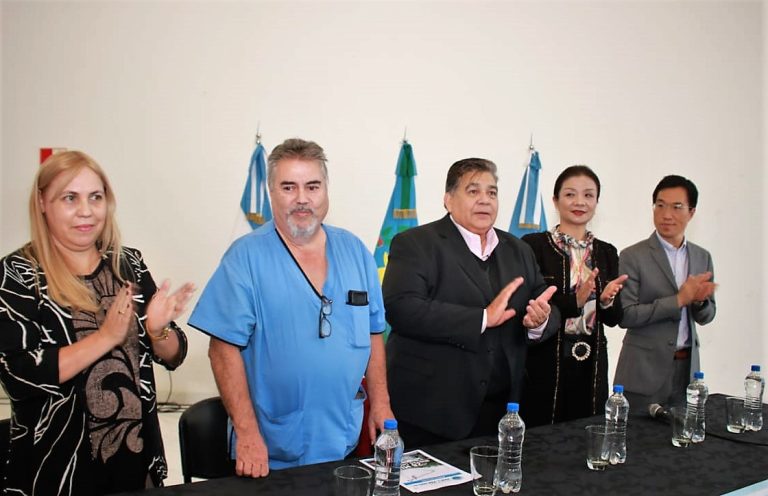 Ishii encabezó una charla internacional del Sistema Haifu en el Hospital Oncológico