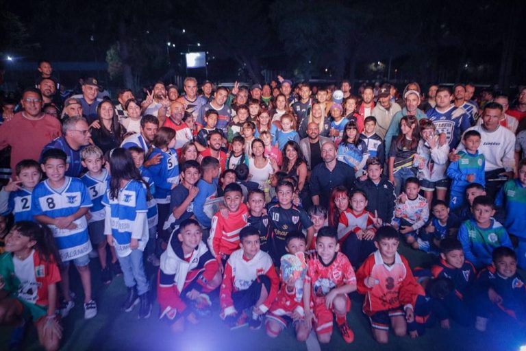 Entregan material deportivo a clubes de Quilmes