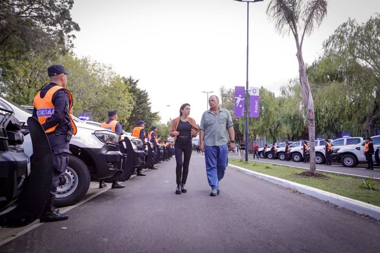 Entregan nuevos patrulleros para la Policía Bonaerense en Quilmes