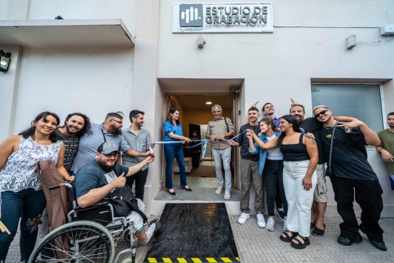 Mariel Fernández inauguró el Estudio de Grabación Municipal