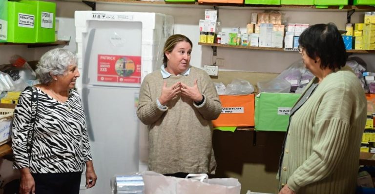 Entregaron heladera para medicamento en Monte Grande
